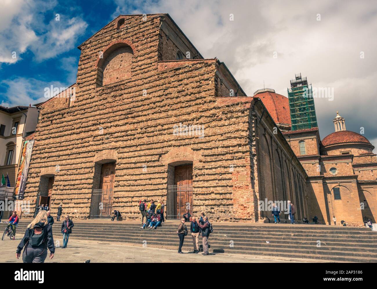 Basilica di San Lorenzo la chiesa parrocchiale per la famiglia Medici Firenze Toscana Italia Foto Stock