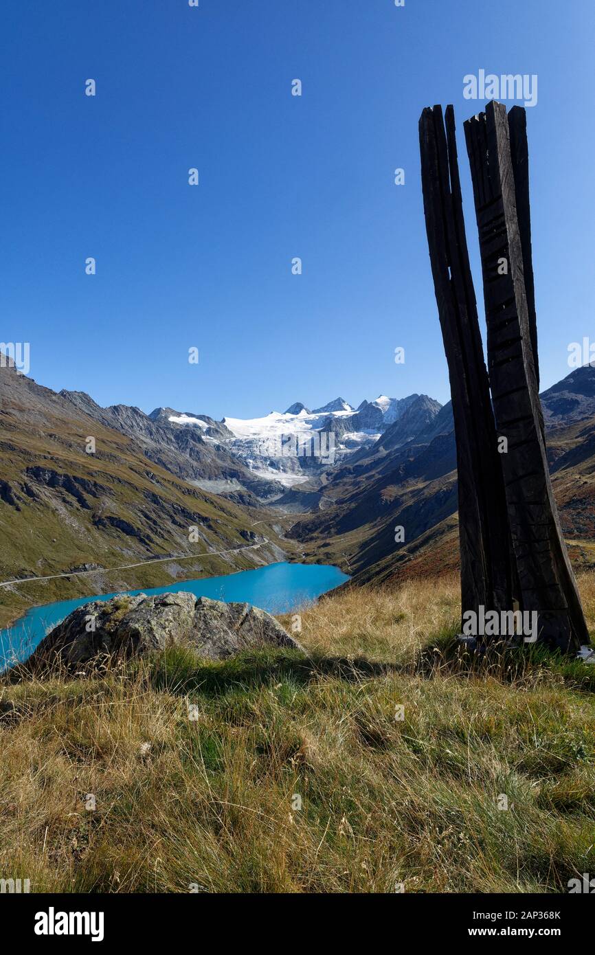 Veduta autunnale del Lac de Moiry e il ghiacciaio de Moiry, Val de Moiry, Val d'Anniviers, Vallese, Svizzera Foto Stock