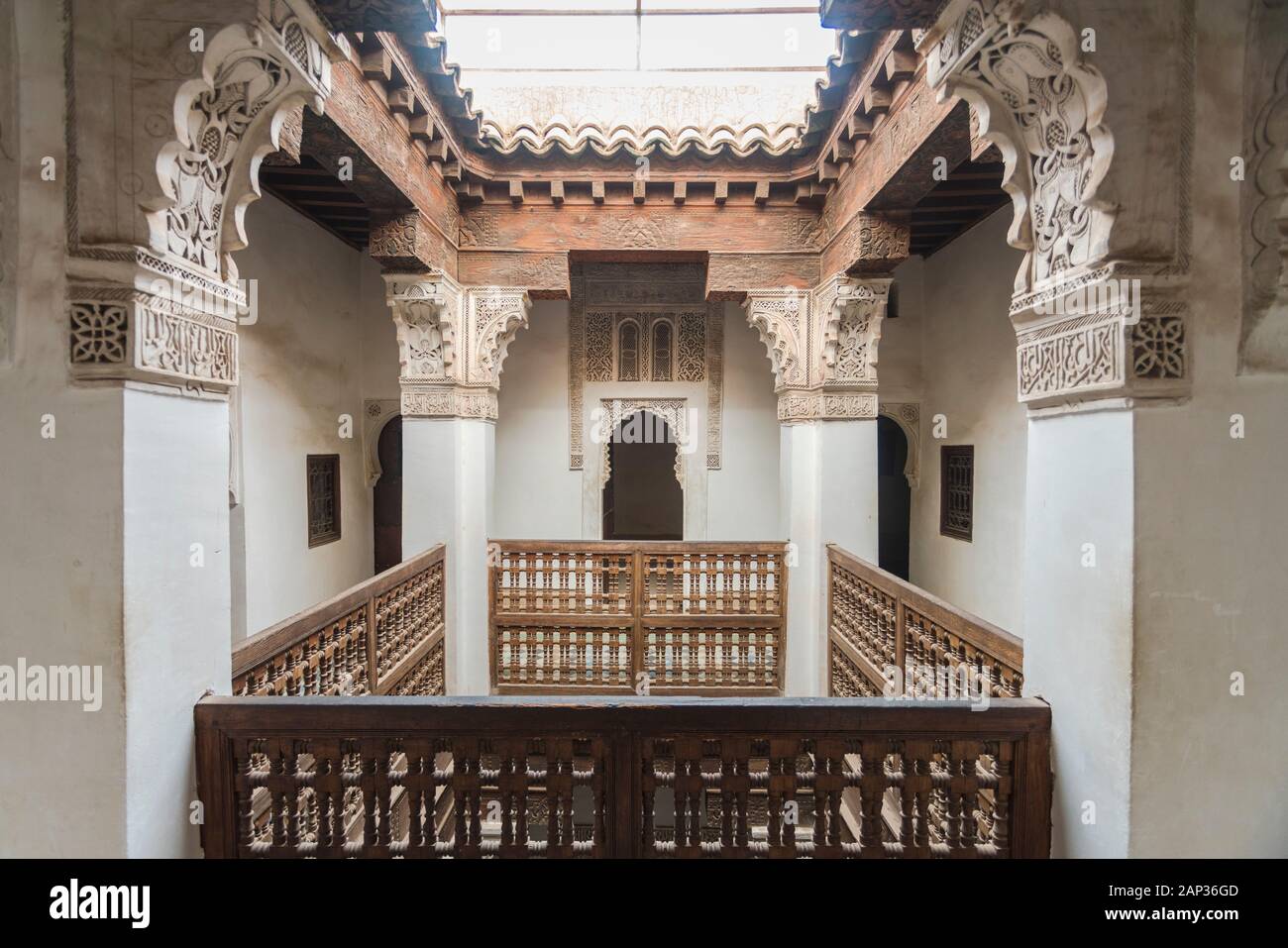Dettagli architettonici dell'interno di un riad a Marrakesh Foto Stock