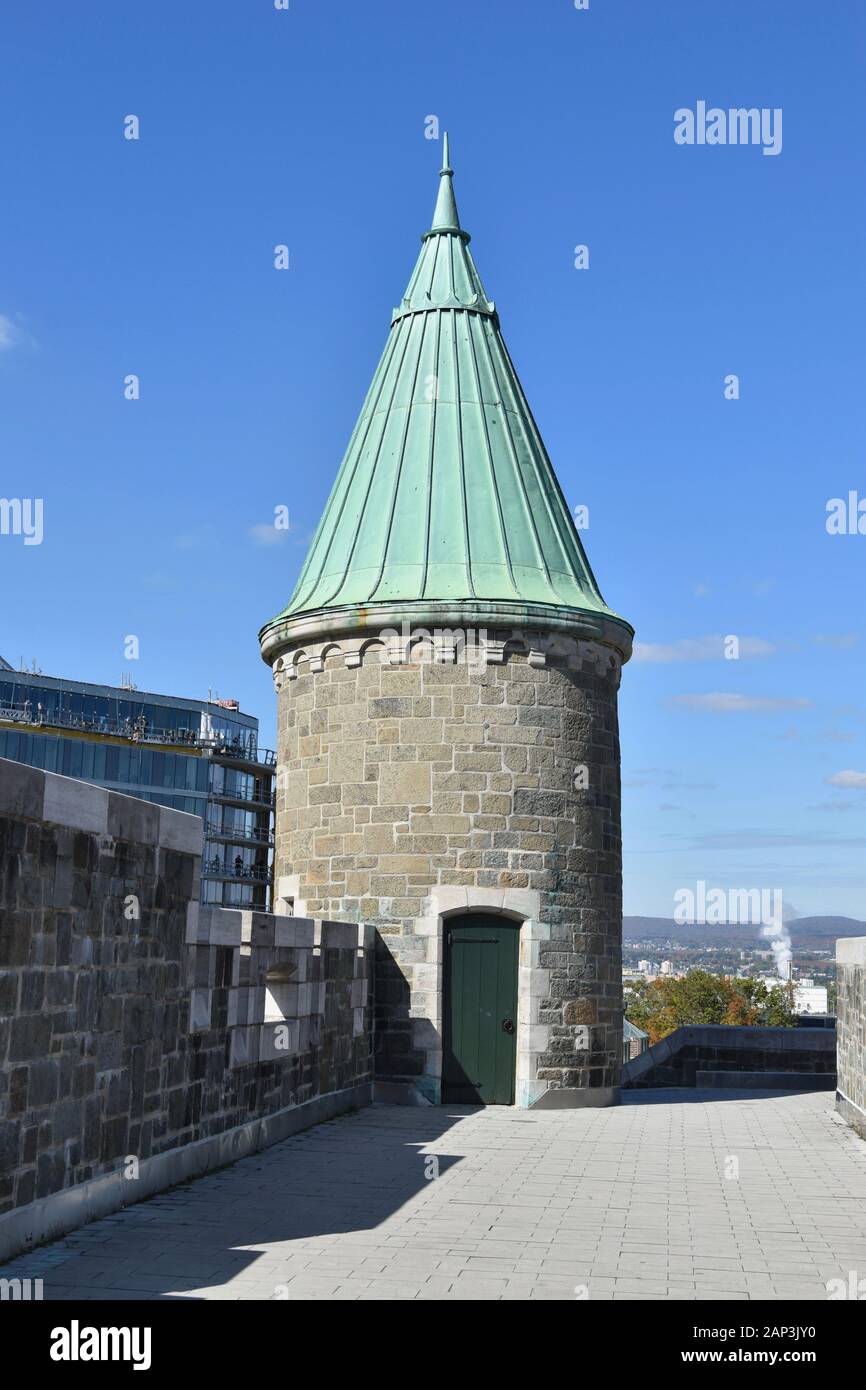 Le mura, le porte e le fortificazioni della città vecchia di Quebec Foto Stock