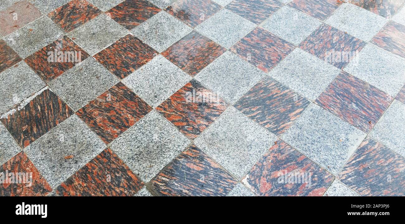 Carta lucida per esterni di piastrelle nel parco durante il giorno a Sochi Foto Stock
