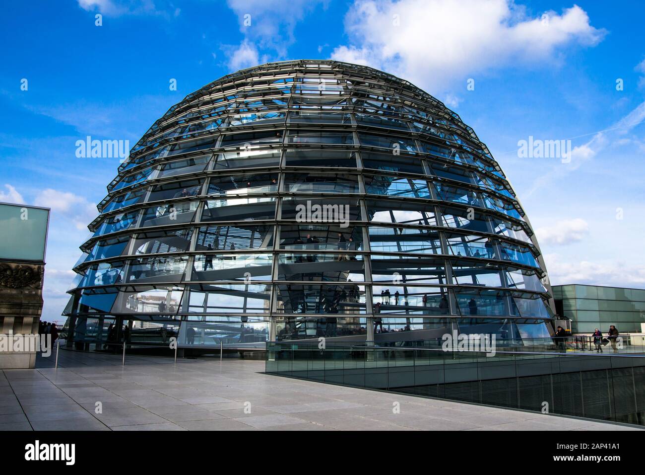 La terrazza sul tetto e la cupola del Reichstag di Berlino, Germania Foto Stock