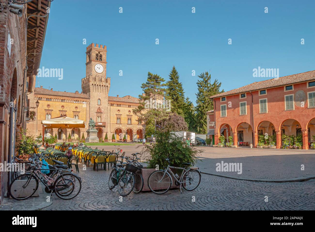 Piazza Verdi al centro di Busseto, Emilia-Romagna, Italia Foto Stock