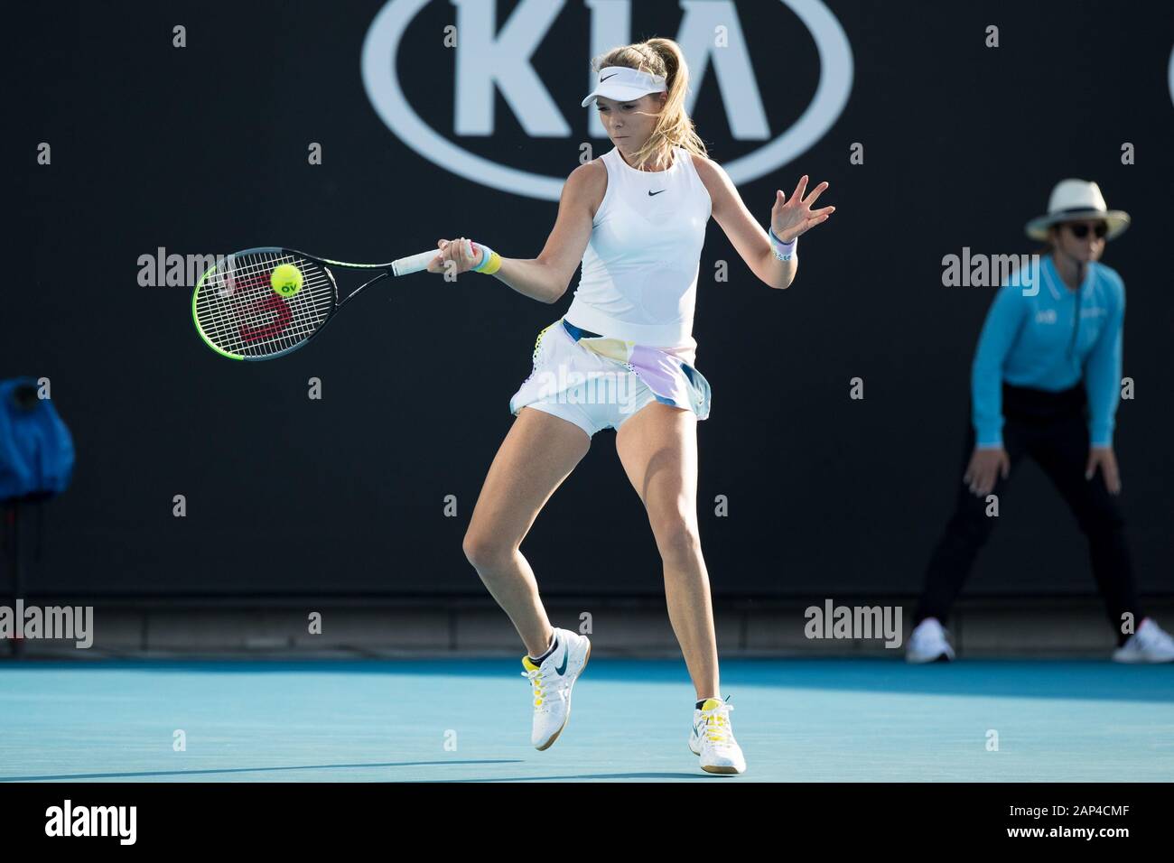 Melbourne, Australia. Xxi gen, 2020. Katie Boulter della Gran Bretagna ha giocato Elina Svitolina dell'Ucraina durante il primo round in abbinamento alla ATP Australian Open 2020 a Melbourne Park, Melbourne, Australia il 21 gennaio 2020. Foto di Peter Dovgan. Credit: UK Sports Pics Ltd/Alamy Live News Foto Stock