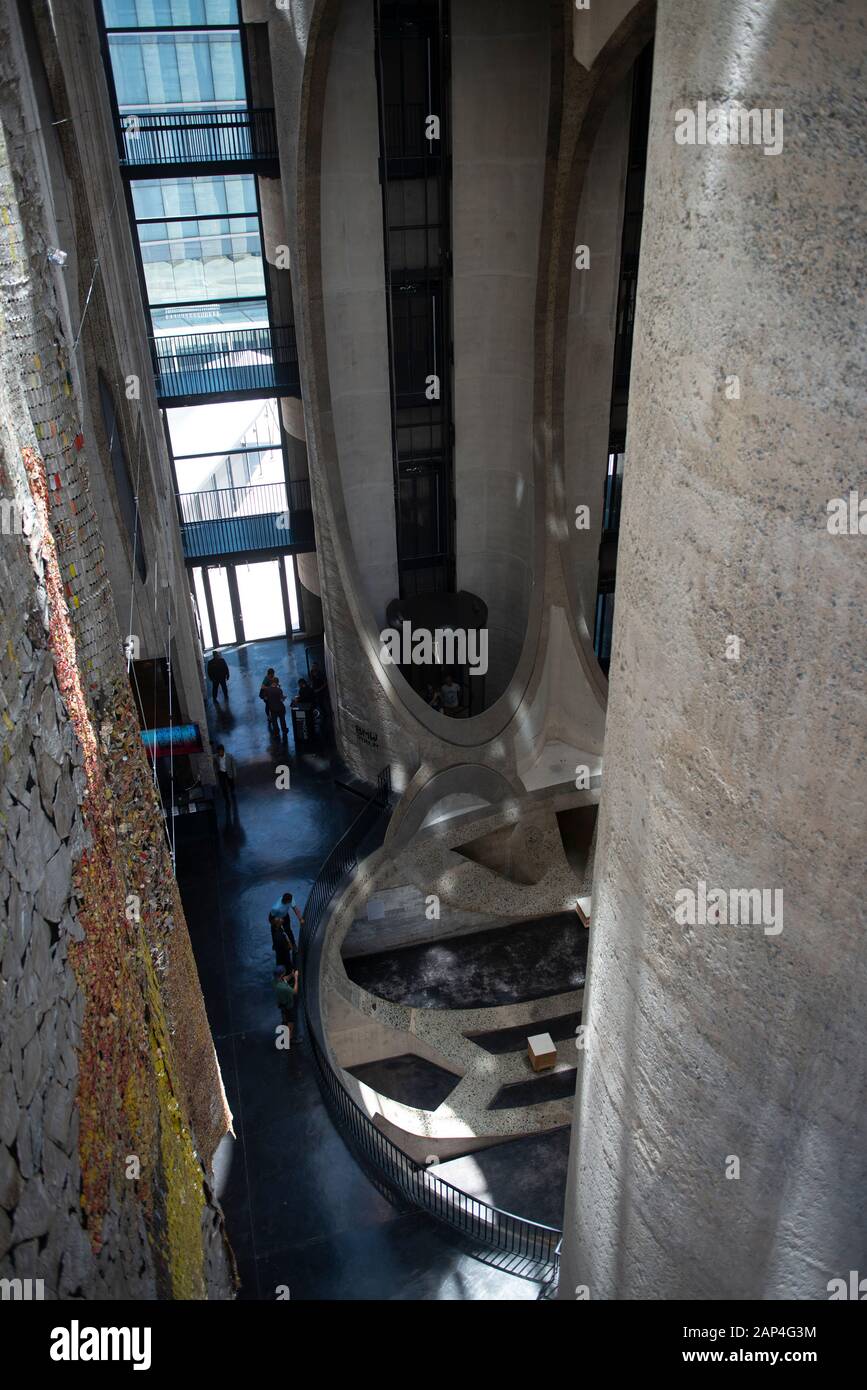 Il museo e l'hotel Silo sono stati creati dai grandi silos usati per ospitare grano prima dell'esportazione dal porto di Città del Capo, ora un bel museo d'arte e un hotel Foto Stock