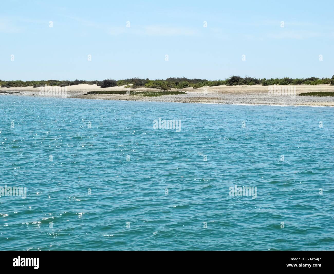 Spiaggia vicino alla città di Faro, Algarve, Portogallo, Europa occidentale Foto Stock