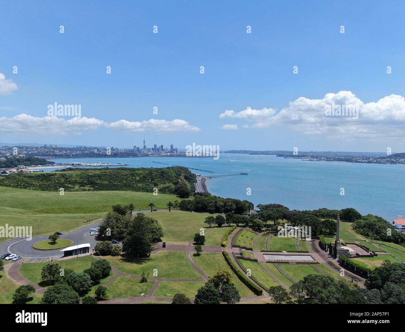 Bastion Point, Auckland / Nuova Zelanda - 30 Dicembre 2019: The Amazing Cliff Of Bastion Point At Michael Joseph Savage Memorial Park, Okahu Bay E Mi Foto Stock