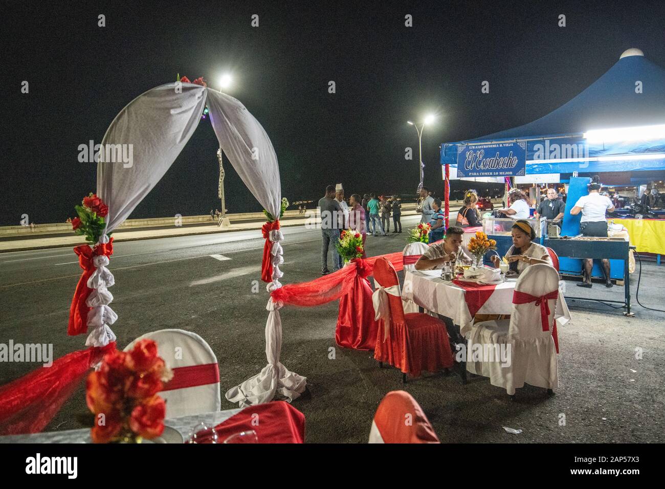 Per coloro che godono di un pasto all'aperto , l'Avana, Cuba Foto Stock