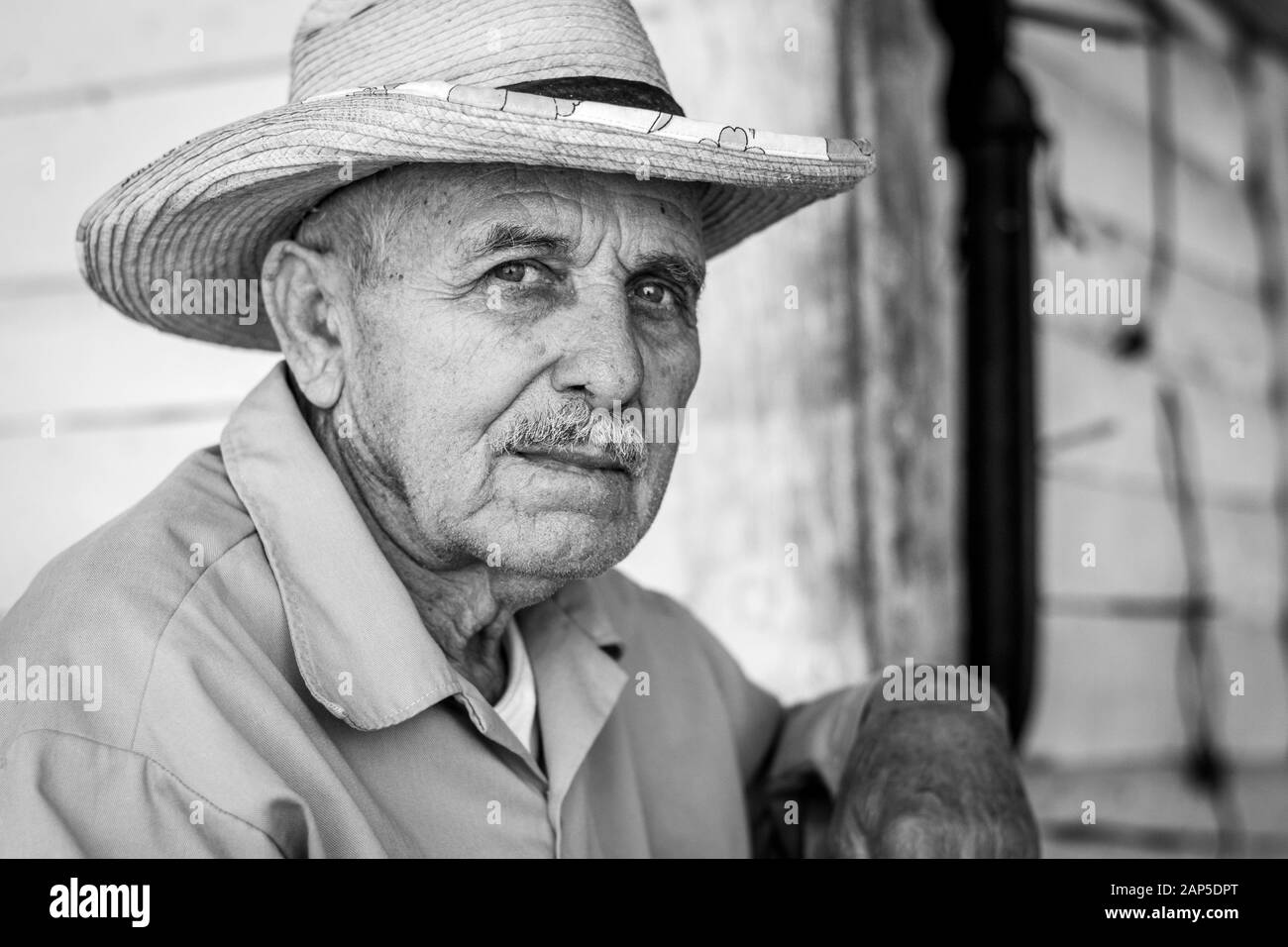 Il grave aspetto di una stagionata agricoltore , Vinales, Cuba Foto Stock