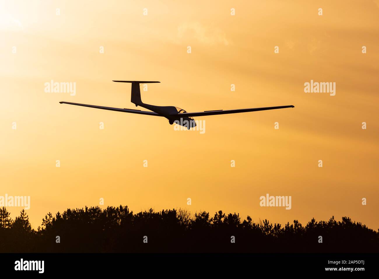 Grob G103 Acro Glider aliante, G-NUGC, dell'Università di Nottingham Parapendio Club terre in sole di setting Foto Stock