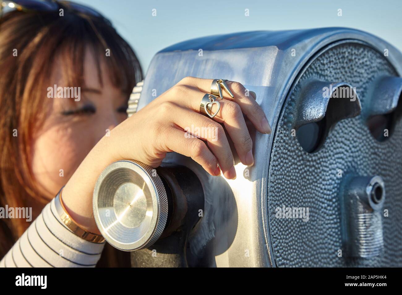 Donna asiatica fuori Foto Stock