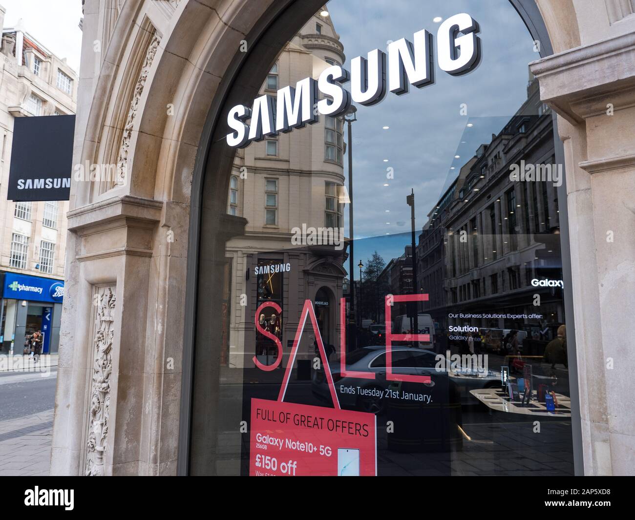 Logo Samsung, Samsung Store, Oxford Circus, Londra, Inghilterra, Regno Unito, Gb Foto Stock