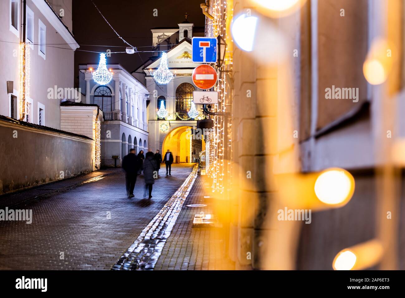 La porta dell'alba a Vilnius tempo di Natale Foto Stock