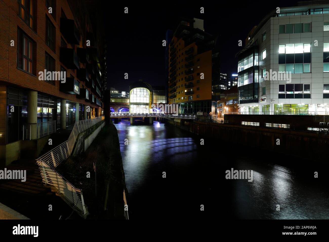 L'ingresso sud alla stazione ferroviaria di Leeds Foto Stock