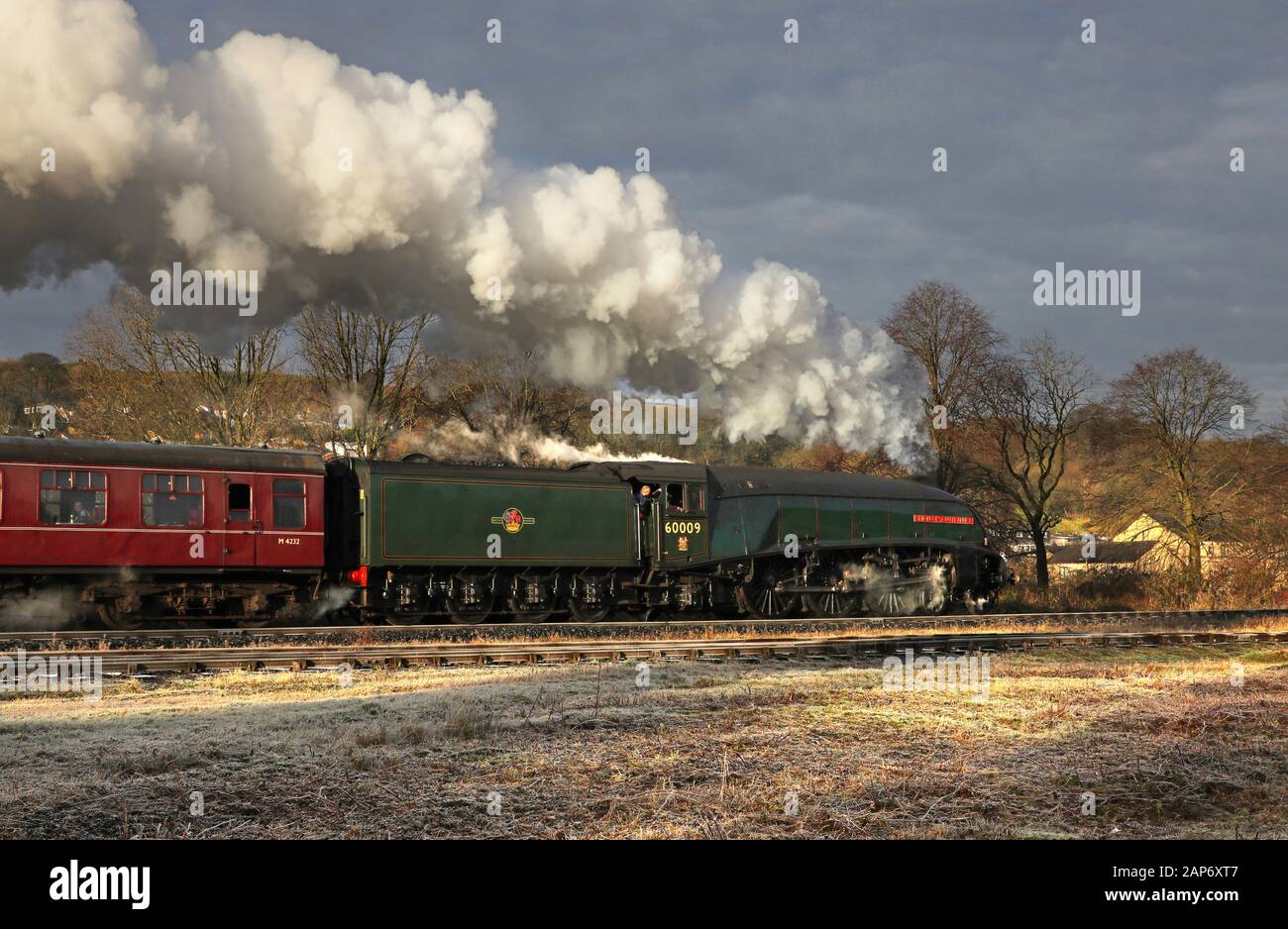 60009 Union of South Africa si allontana da Ramsbottom sulla East Lancs Railway. Foto Stock