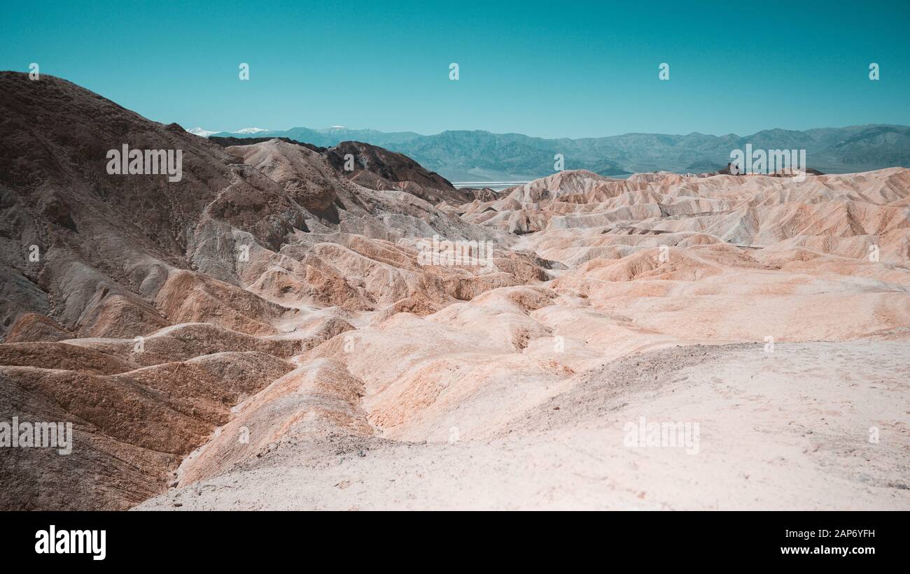 Il famoso Zabriskie Point nel Death Valley National Park, California, Stati Uniti Foto Stock