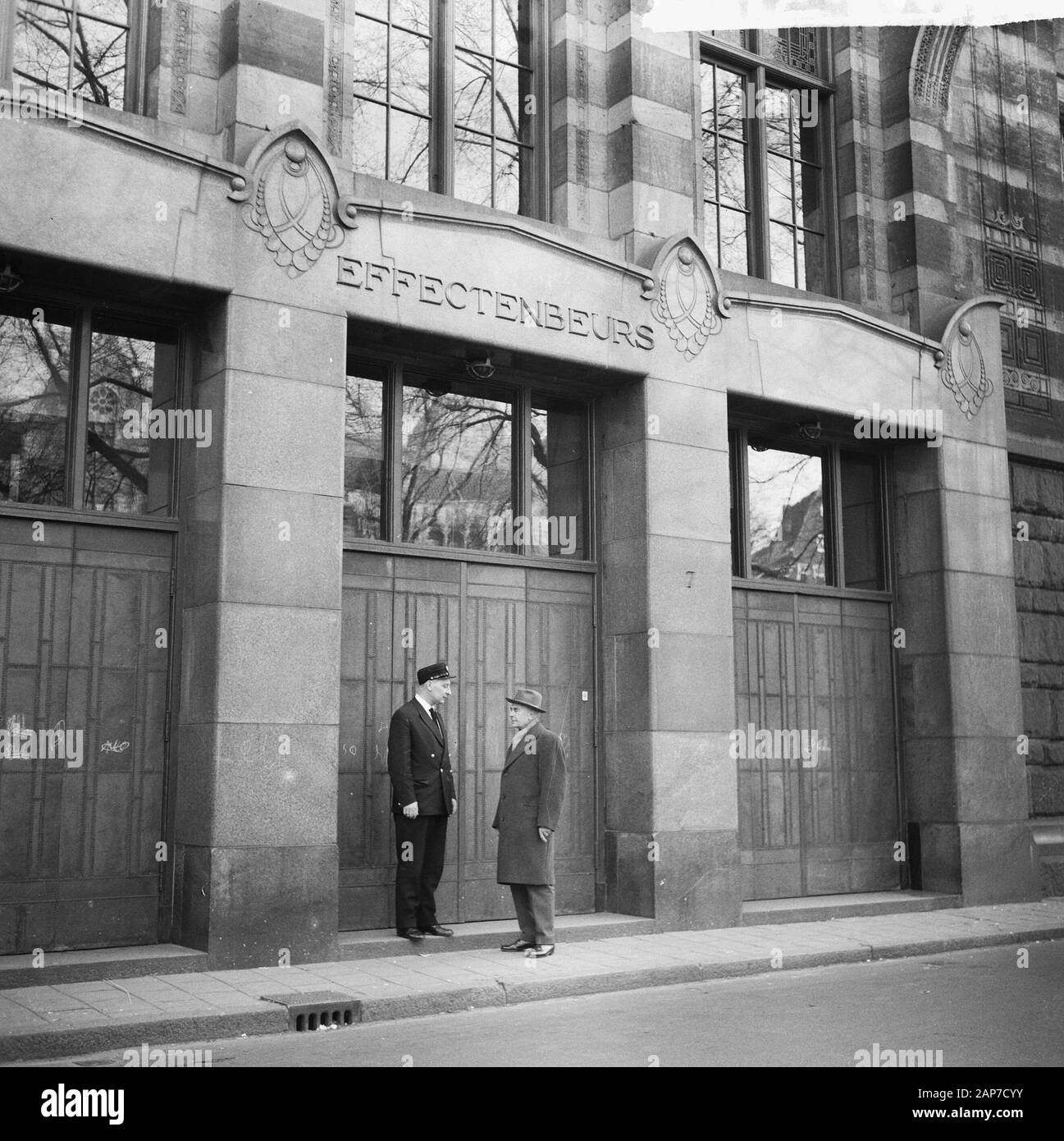 Borsa di Amsterdam chiusa a causa della rivalutazione fiorino Data: 6 marzo 1961 Luogo: Amsterdam Parole chiave: borse, politica monetaria Foto Stock