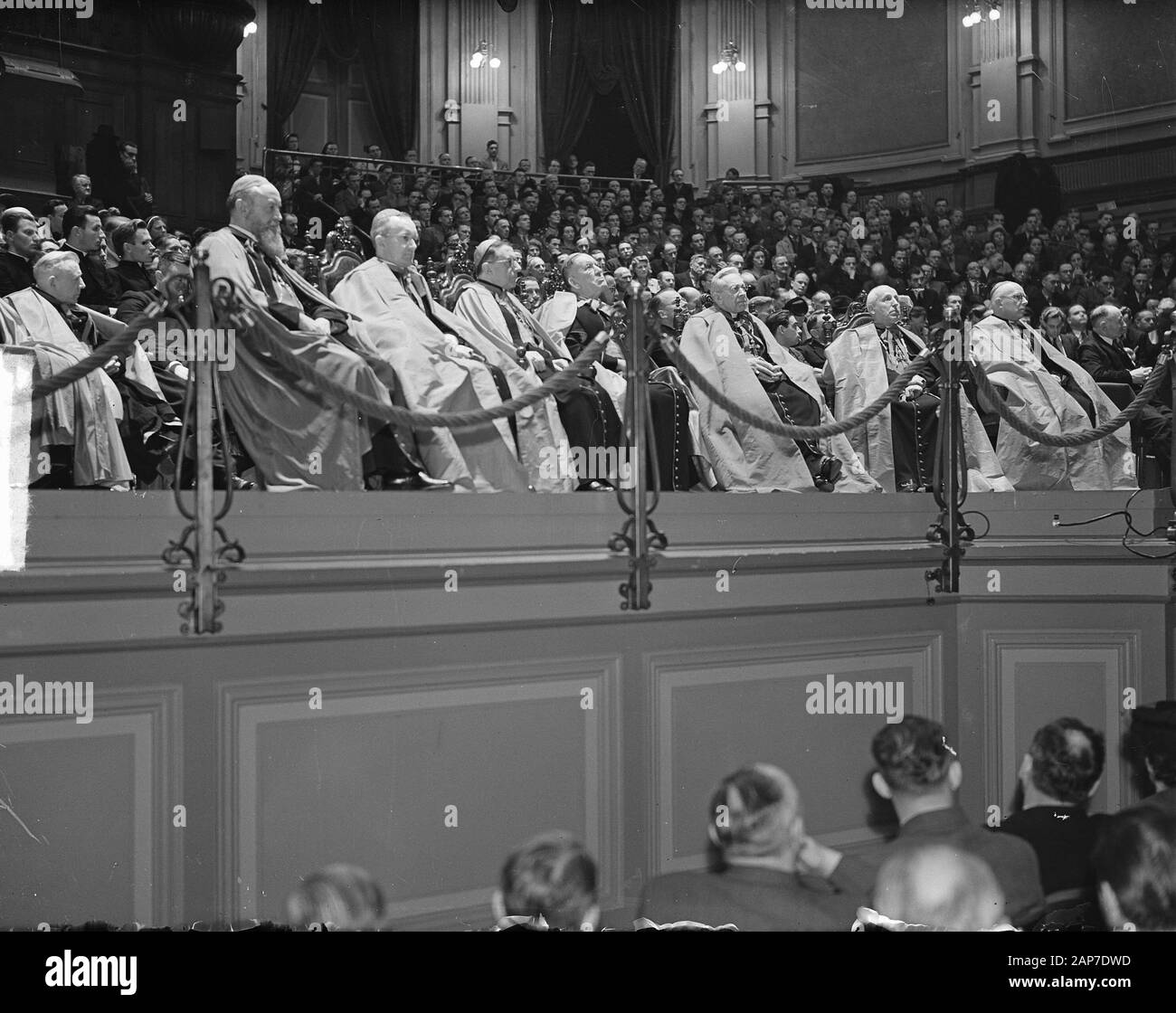 I vescovi presenti Data: Febbraio 12, 1949 Parole chiave: BISSCHOPS Foto Stock