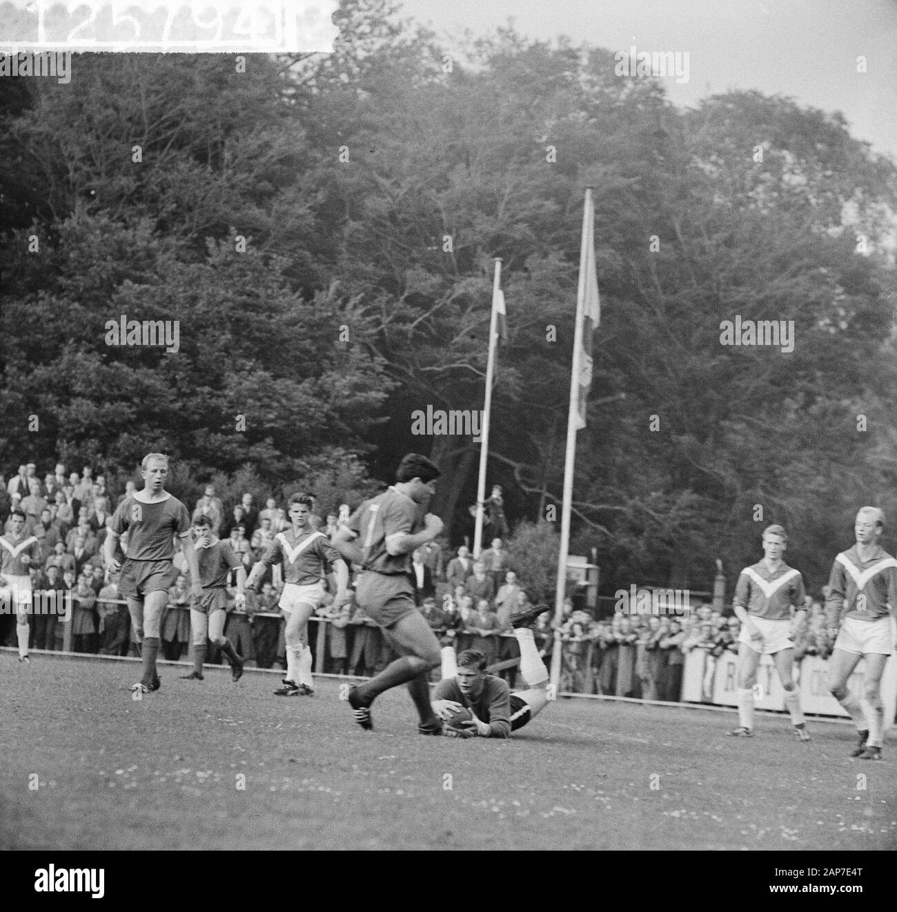 Ajax versus Leeuwarden. Cup concorrenza Data: 7 giugno 1961 Parole chiave: sport, calcio Nome istituto: AJAX Foto Stock