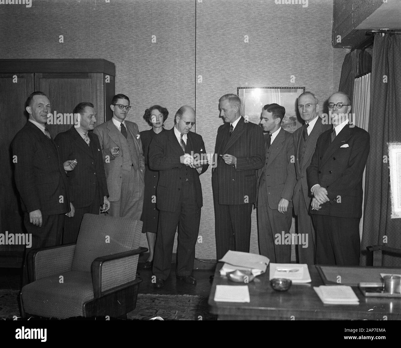 Visita American dirigenti sindacali. Visita al Ministro Joekes Data: 26 febbraio 1949 Parole chiave: visite nome personale: Joekes, Dolf Foto Stock