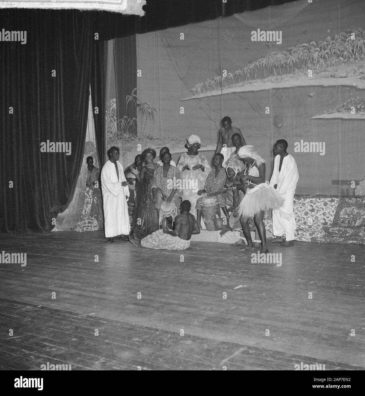 Danza africana Compagnia del Senegal Data: 20 Luglio 1961 Foto Stock