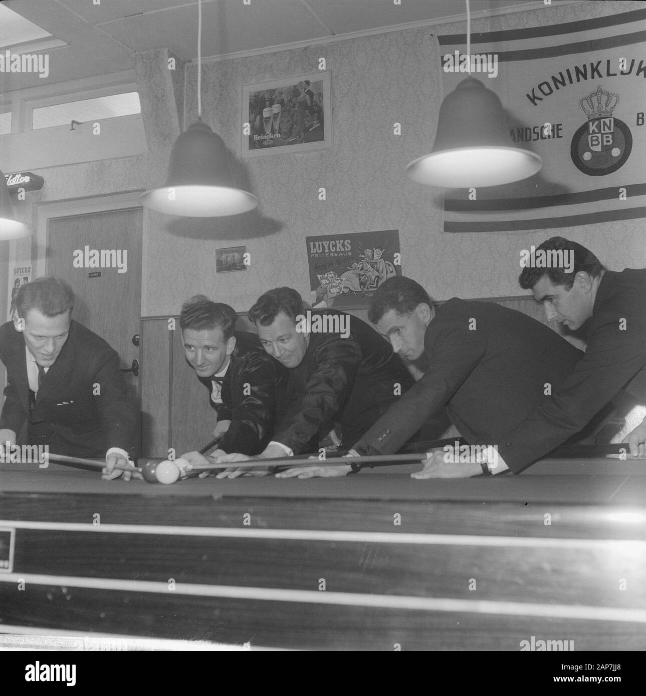 Biliardo, Campionato dei Paesi Bassi a Oss iniziato Data: Dicembre 13, 1962 Location: Oss Parole chiave: BILJARTEN, CHAMPONIES Foto Stock