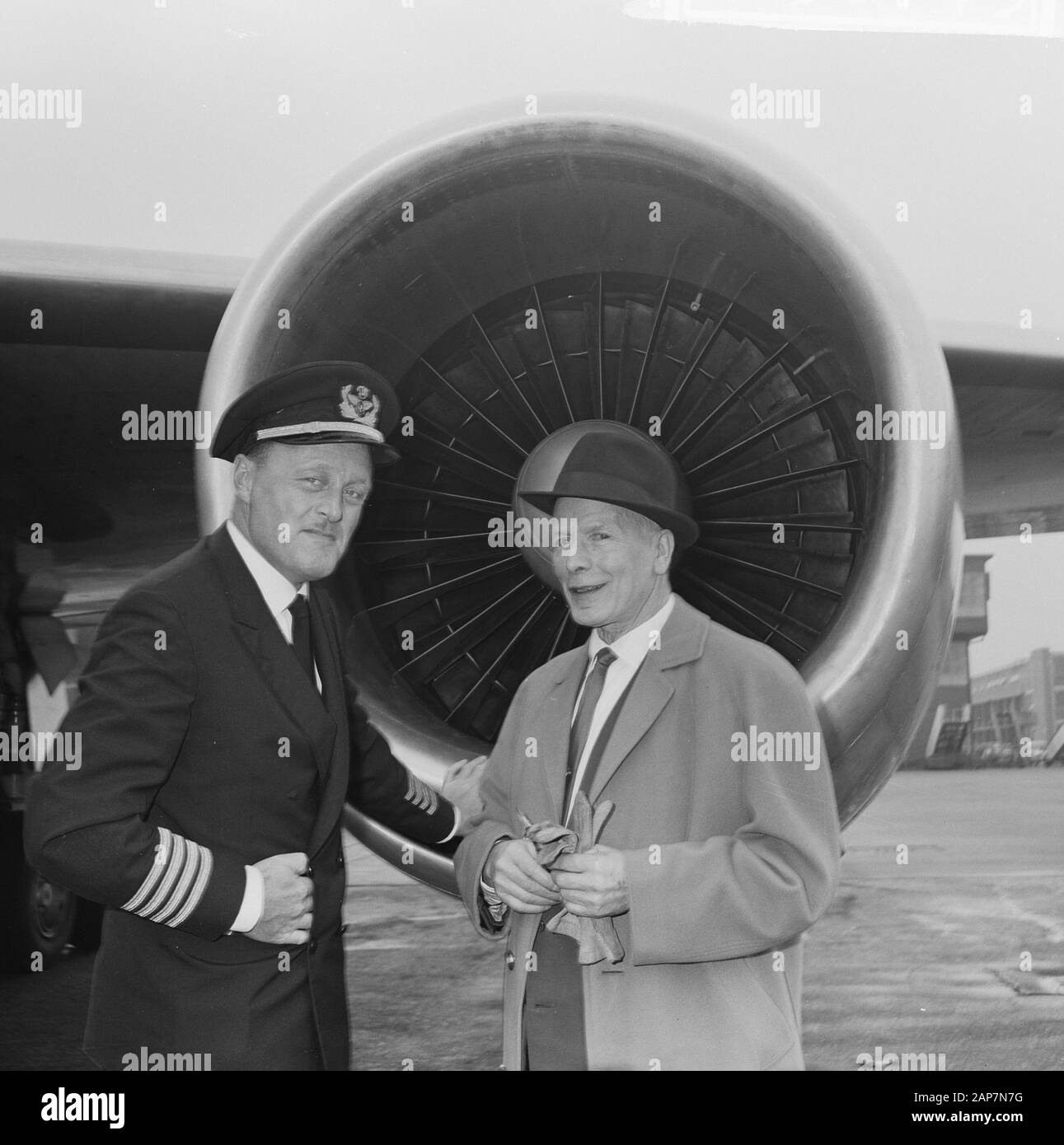 Il sig. Park uno dei primi passeggeri aerei di KLM Data: 25 ottobre 1963 Nome istituto: KLM Foto Stock