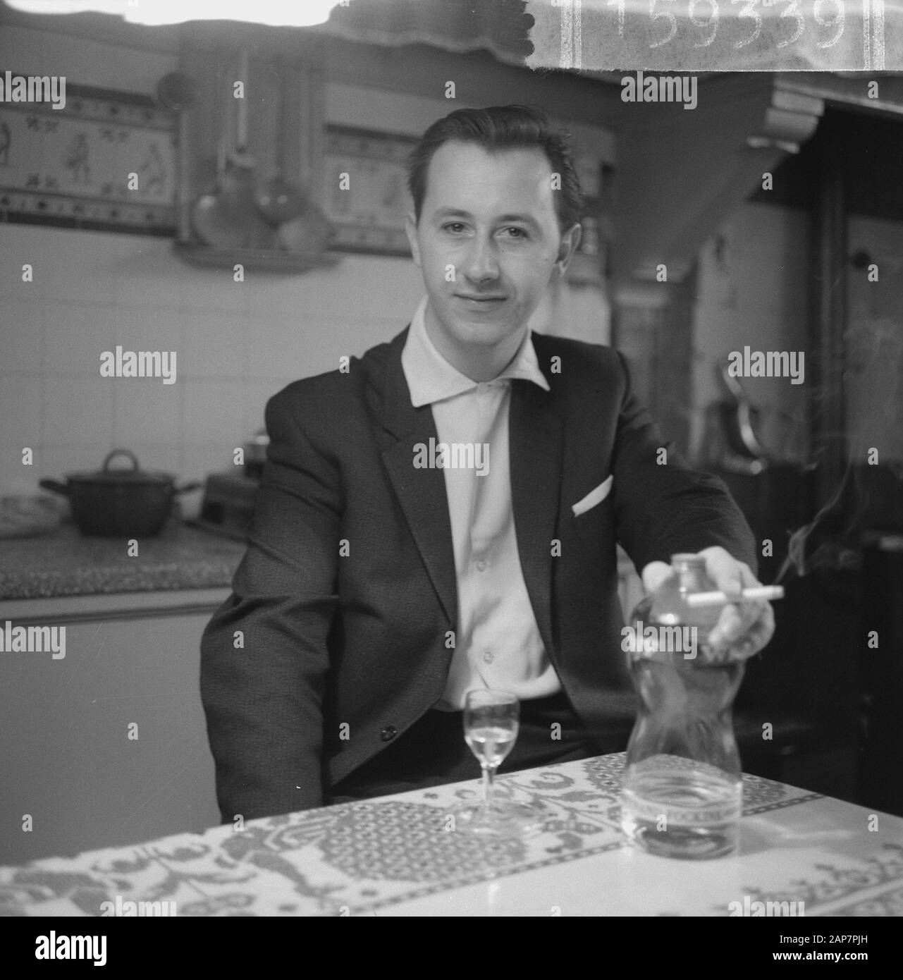 Auto in Leidsegracht dal medico De Groot, il sig. A. M. VAN Leuffen soccorritore di doctor De Groot, A. M. VAN Leuffen Data: 11 gennaio 1964 nome personale: A. M. VAN Leuffen, GROOT DE Foto Stock