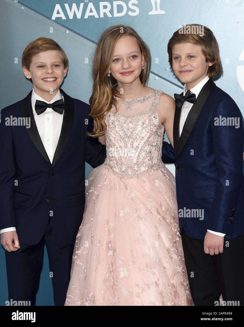 19 gennaio 2020, Los Angeles, CA, USA: Los ANGELES - 19 GENNAIO: Cameron Crovetti, Ivy George, Nicholas Crovetti al 26th Screen Actors Guild Awards al Shrine Auditorium il 19 gennaio 2020 a Los Angeles, CA (Credit Image: © Kay Blake/ZUMA Wire) Foto Stock