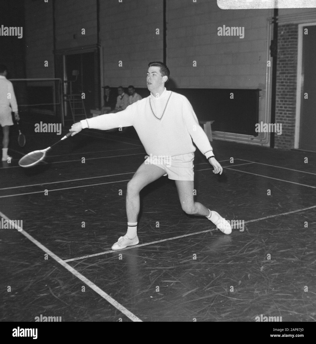 Torneo Di Badminton A Haarlem, Huub Van Ginneken In Azione Data: 14 Gennaio 1967 Ubicazione: Haarlem Parole Chiave: Badminton, Tornei Nome Utente: Huub Van Ginneken Foto Stock