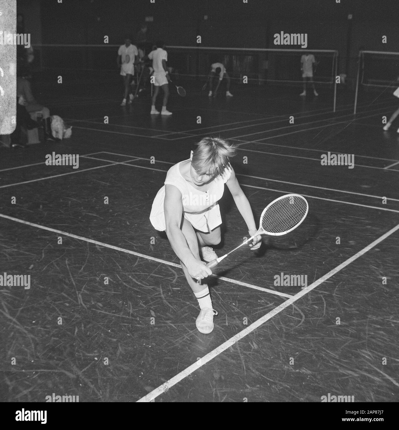 Torneo Di Badminton A Haarlem, Agnes Geene In Azione Data: 14 Gennaio 1967 Località: Haarlem Parole Chiave: Badminton, Tornei Nome Utente: Geene, Agnes Foto Stock