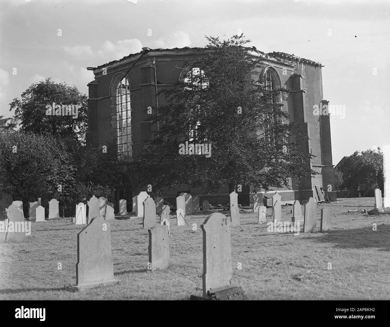 Chiesa Riformata Bruciata A Willemstad (Noord-Brabant) Data: 30 Agosto 1950 Luogo: Willemstad (Noord-Brabant) Parole Chiave: Incendi, Chiese Foto Stock