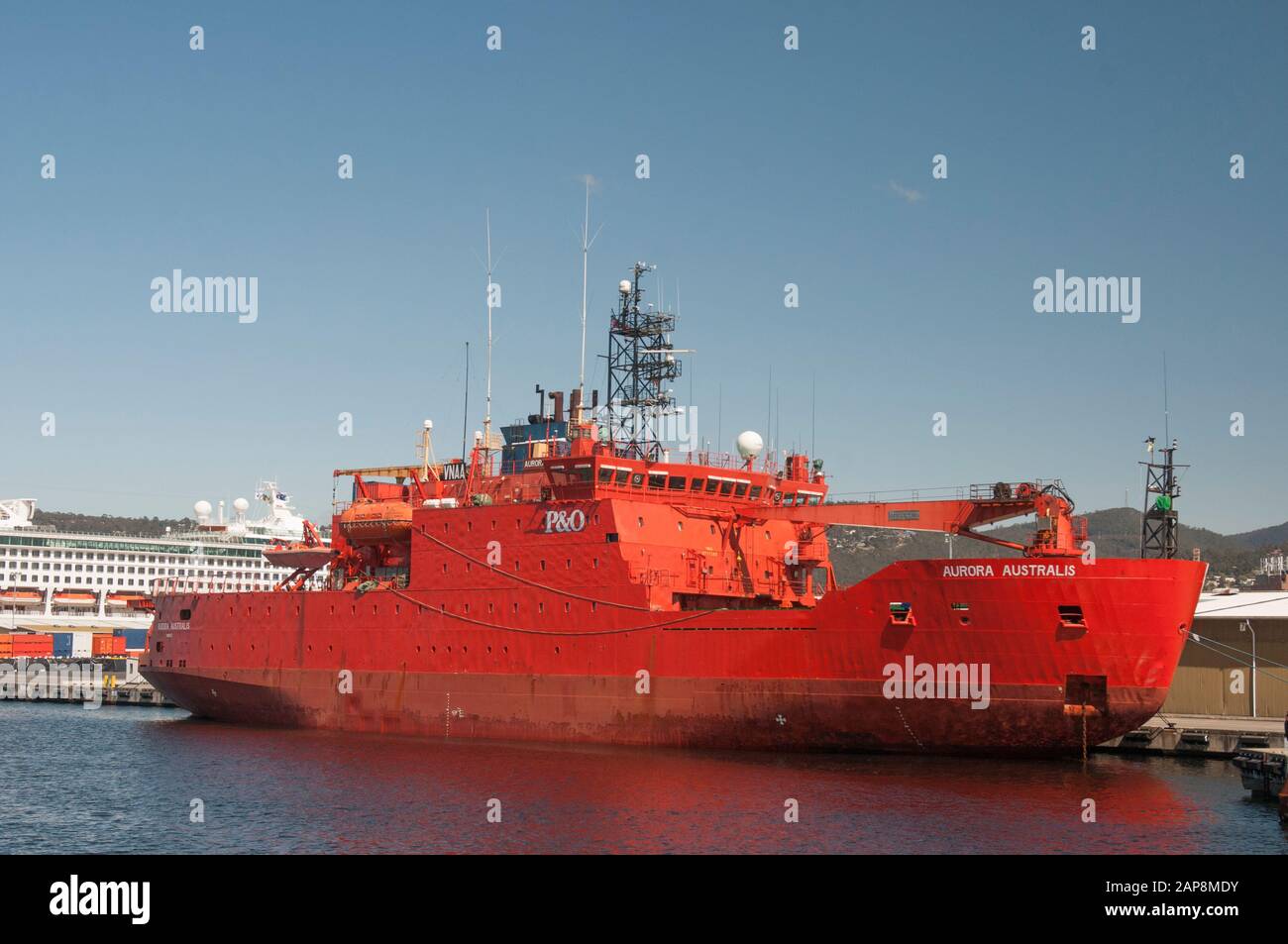 Nave di fornitura Australian Antartic (ANARE) "Aurora Australis" all'ancora a Hobart, Tasmania. A partire dal 2020 la nave è stata dismessa. Foto Stock