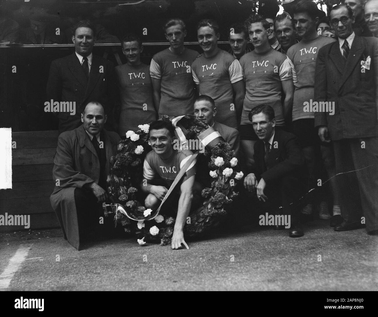 Campionati del Club in bicicletta a Veluwe campione TWC Data: 27 settembre 1950 luogo: Gelderland, Veluwe Parole Chiave: Ciclismo, Champions Foto Stock