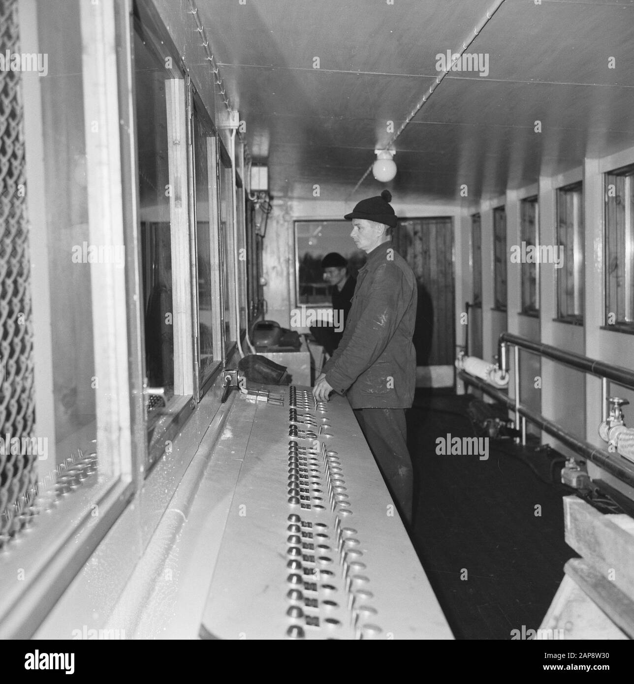 Lavoratori, sale di controllo, pulsanti di controllo Data: Parole Chiave non utilizzate: Lavoratori, sale di controllo, pulsanti di controllo Foto Stock