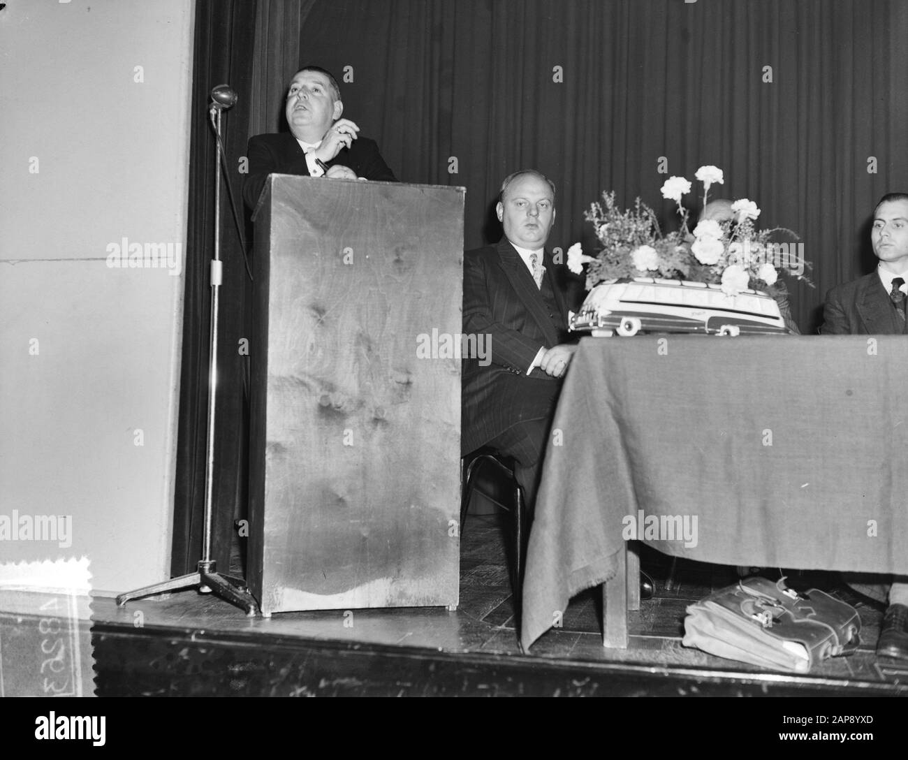 Congresso trasporto passeggeri ad Amsterdam Data: 29 Ottobre 1951 Parole Chiave: Conferenze, trasporto passeggeri Foto Stock