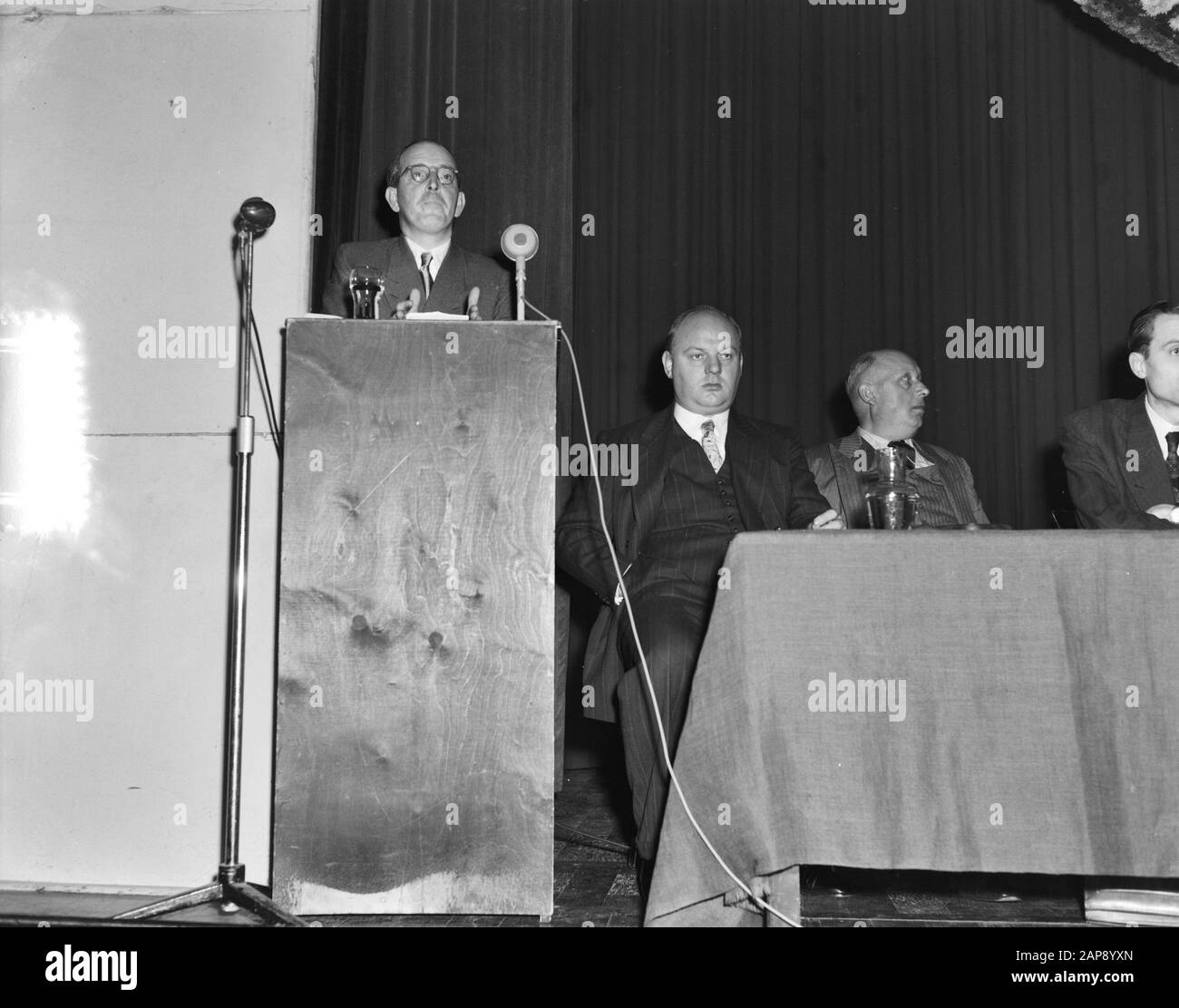 Congresso trasporto passeggeri ad Amsterdam Data: 29 Ottobre 1951 Località: Amsterdam, Noord-Holland Parole Chiave: Conferenze, trasporto passeggeri Foto Stock