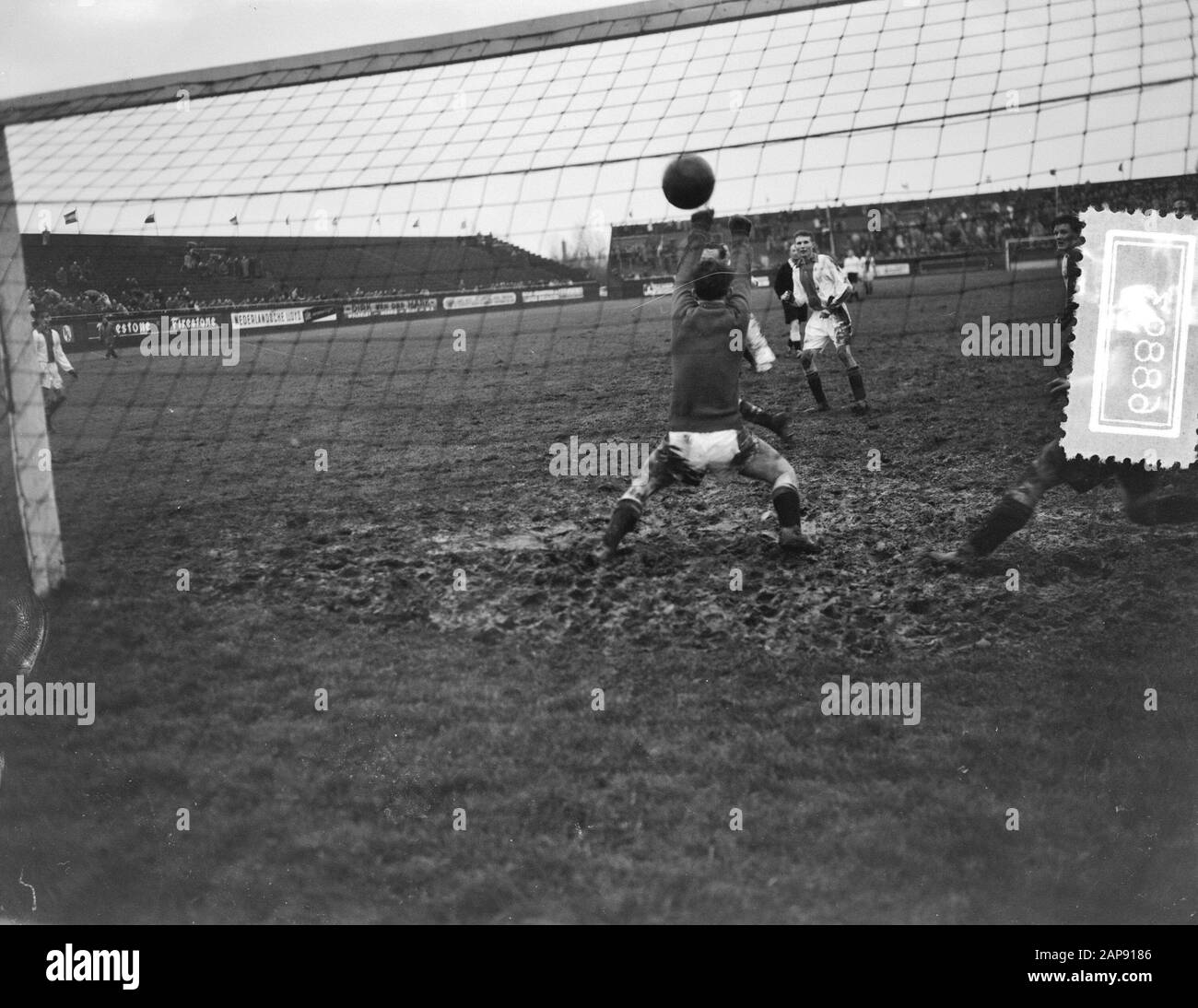 AJAX versus Be Quick, Game Moment Data: 12 dicembre 1954 Parole Chiave: Sport, calcio Istituto Nome: AJAX Foto Stock