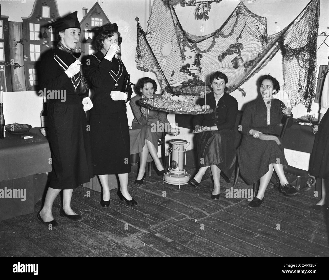 AVSV Dispuut Artemis ricevimento e cena Data: 24 Febbraio 1955 Parole Chiave: Ricetta, cena Nome Persona: AVSV Artemis DISPUUT Foto Stock