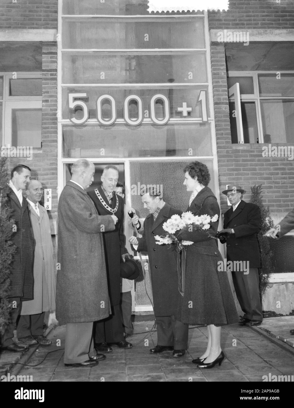 5000th casa terminata dopo la guerra a Leeuwarden Data: 25 Novembre 1959 luogo: Friesland, Leeuwarden Parole Chiave: Residences Foto Stock