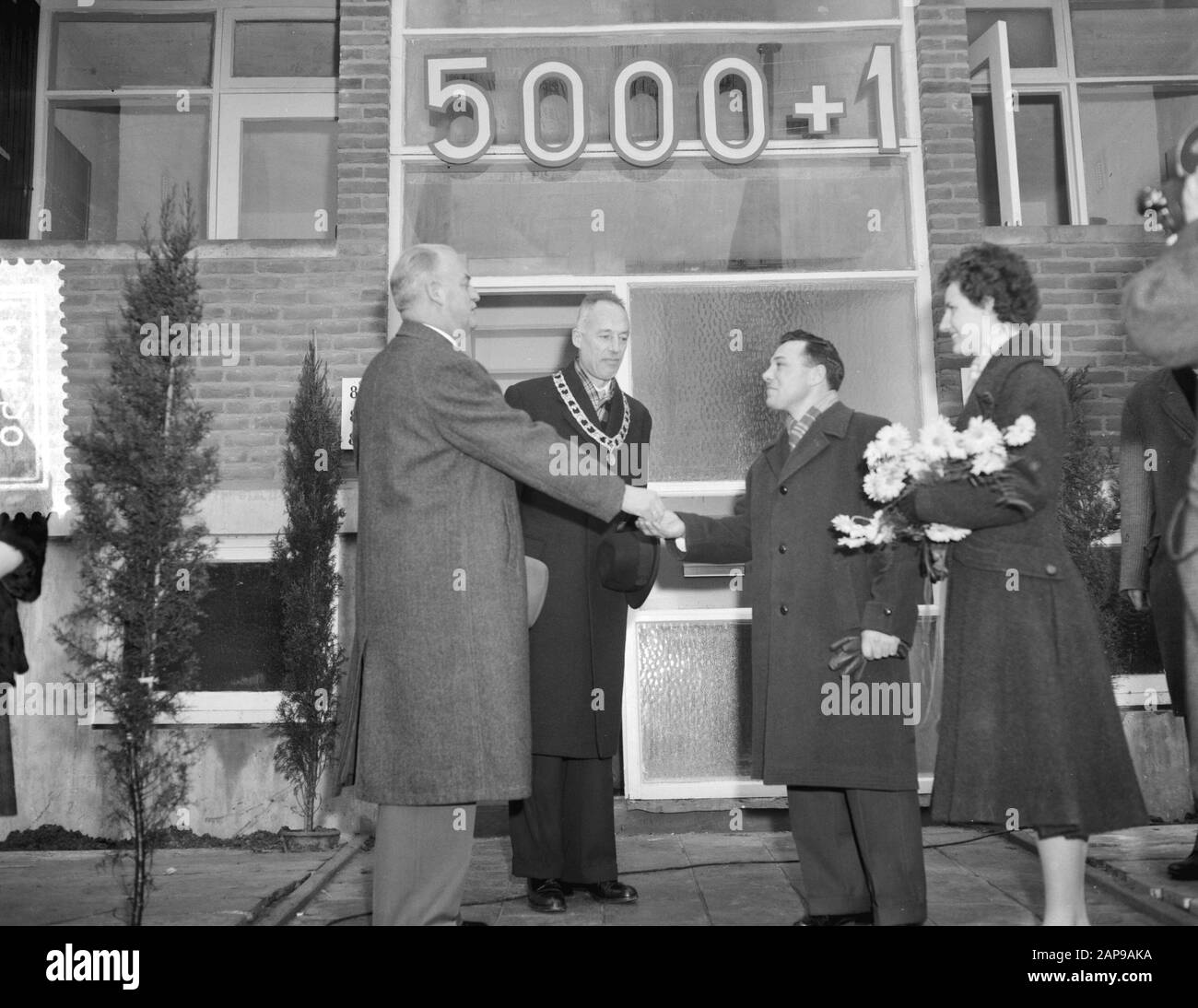 5000th casa finita dopo la guerra in Leeuwarden Data: 25 Novembre 1959 luogo: Friesland, Leeuwarden Parole Chiave: Alloggio Foto Stock