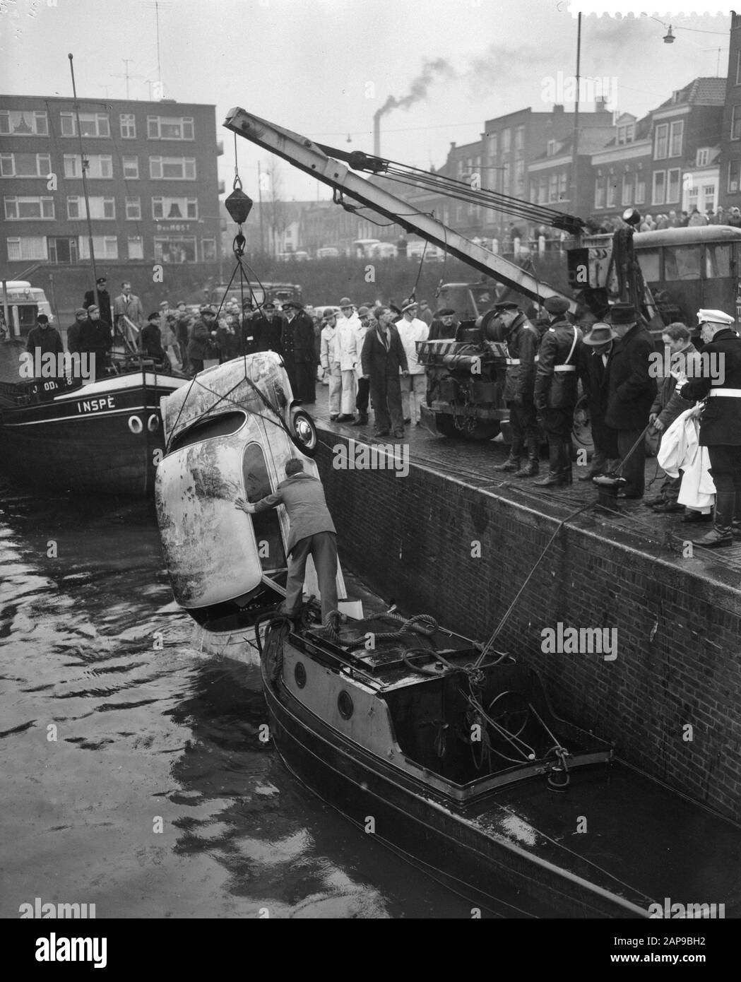 Auto Te Water In Rotterdam Data: 26 Febbraio 1960 Località: Rotterdam, Zuid-Holland Parole Chiave: Autos Foto Stock