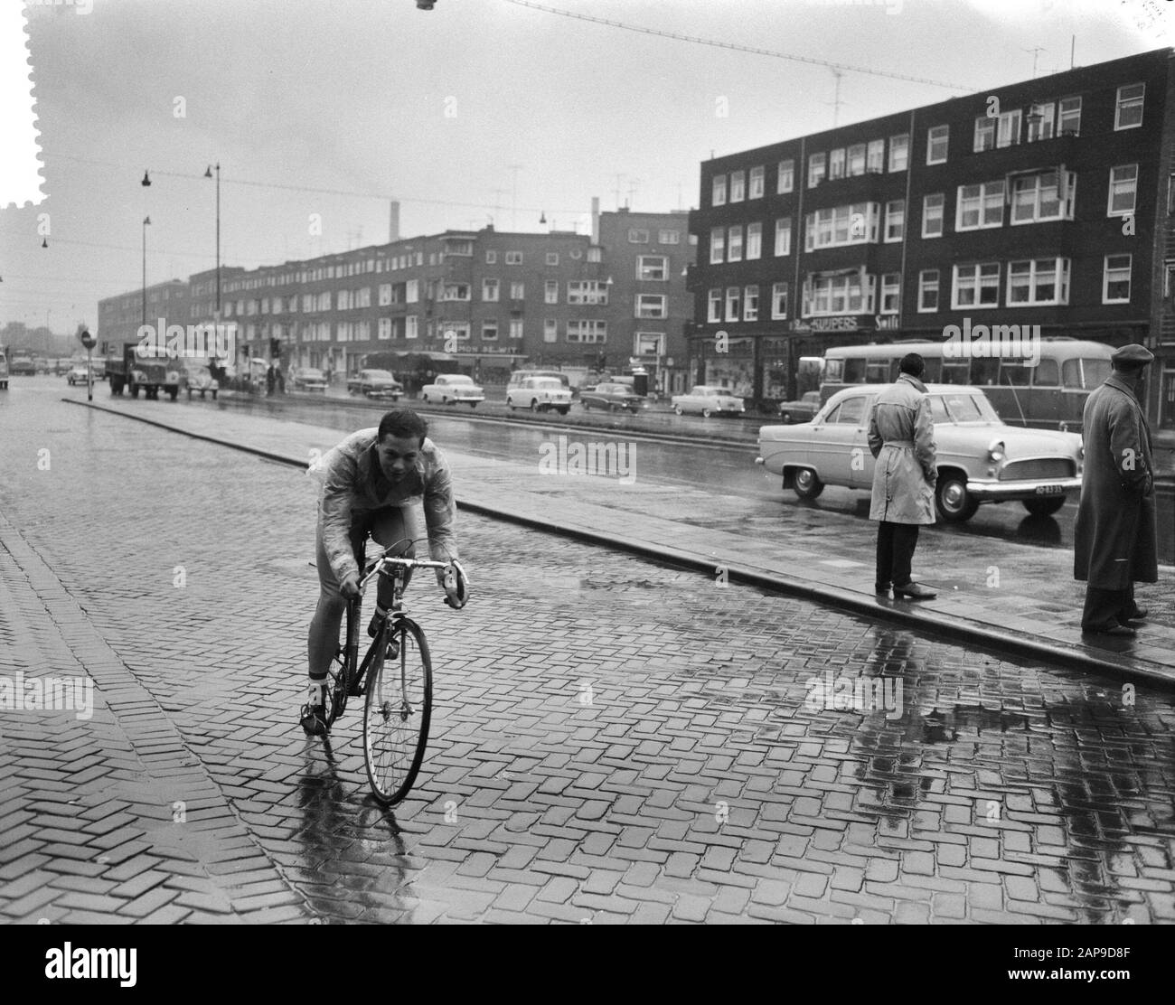 Ad de graaf training for the Olympics Data: 19 Agosto 1960 Parole Chiave: Training Nome personale: Ad de graaf Foto Stock