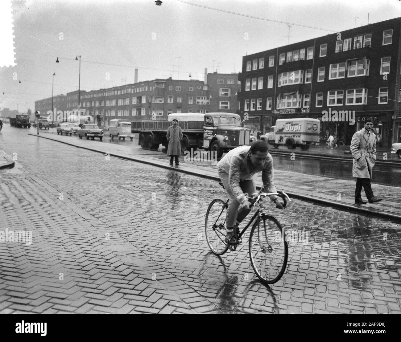 Ad de Graaf treni per i Giochi Olimpici di Rotterdam Data: 18 agosto 1960 Località: Rotterdam, Zuid-Holland Parole Chiave: Training Nome Della Persona: Ad de Graaf Foto Stock