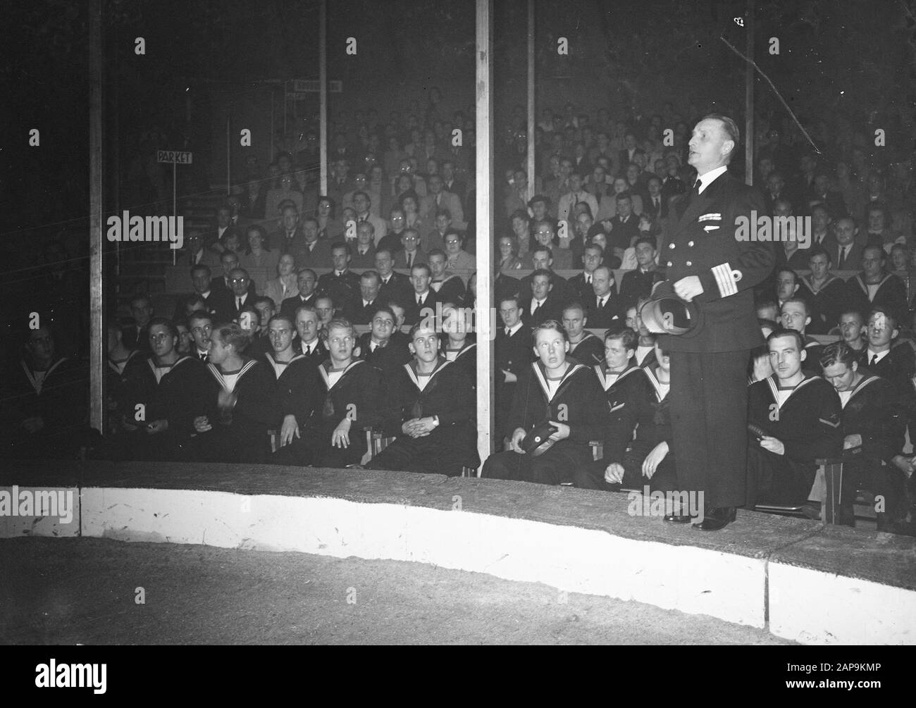 Danese Marina Al Circus Mikkenie Data: 2 Ottobre 1948 Parole Chiave: Marine Foto Stock