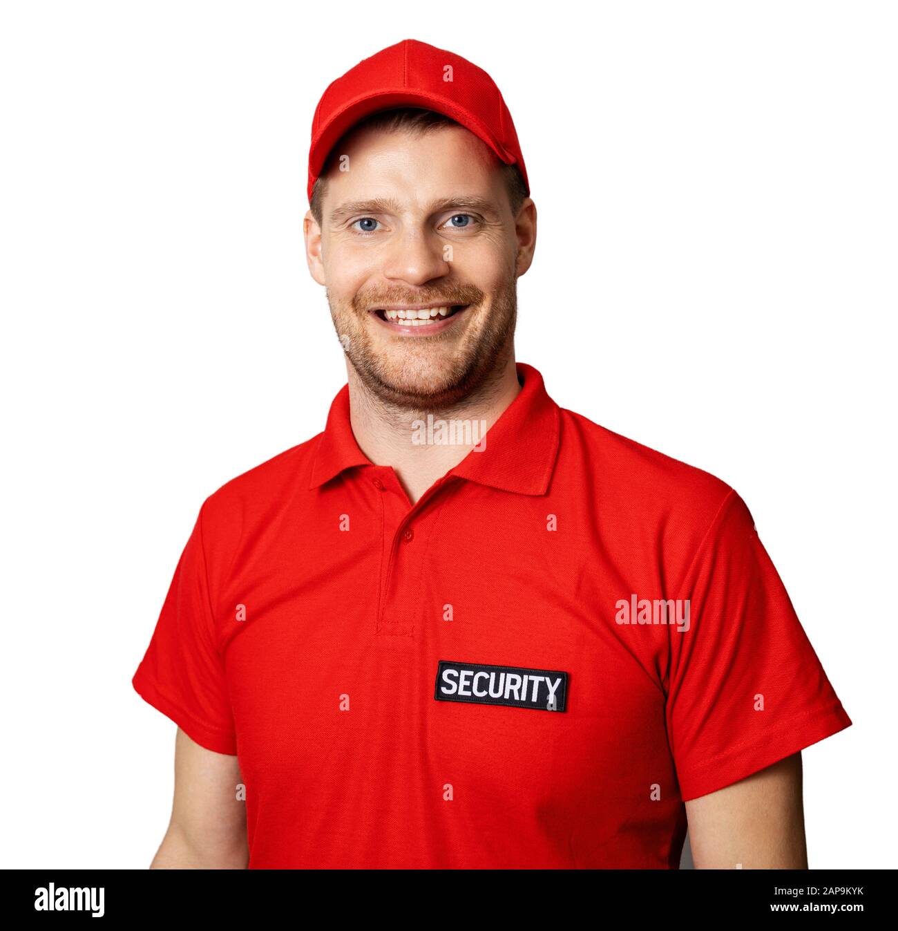 sorridente addetto al servizio di sicurezza in uniforme rossa isolato su sfondo bianco Foto Stock