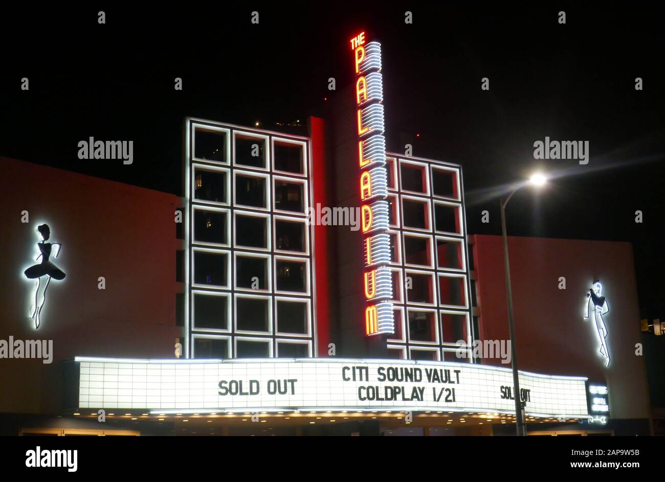 Los Angeles, California, Stati Uniti 21st Gennaio 2020 una visione generale dell'atmosfera Coldplay Concert Citi Sound Vault il 21 Gennaio 2020 a Hollywood Palladium a Los Angeles, California, Stati Uniti. Foto Di Barry King/Alamy Stock Foto Foto Stock