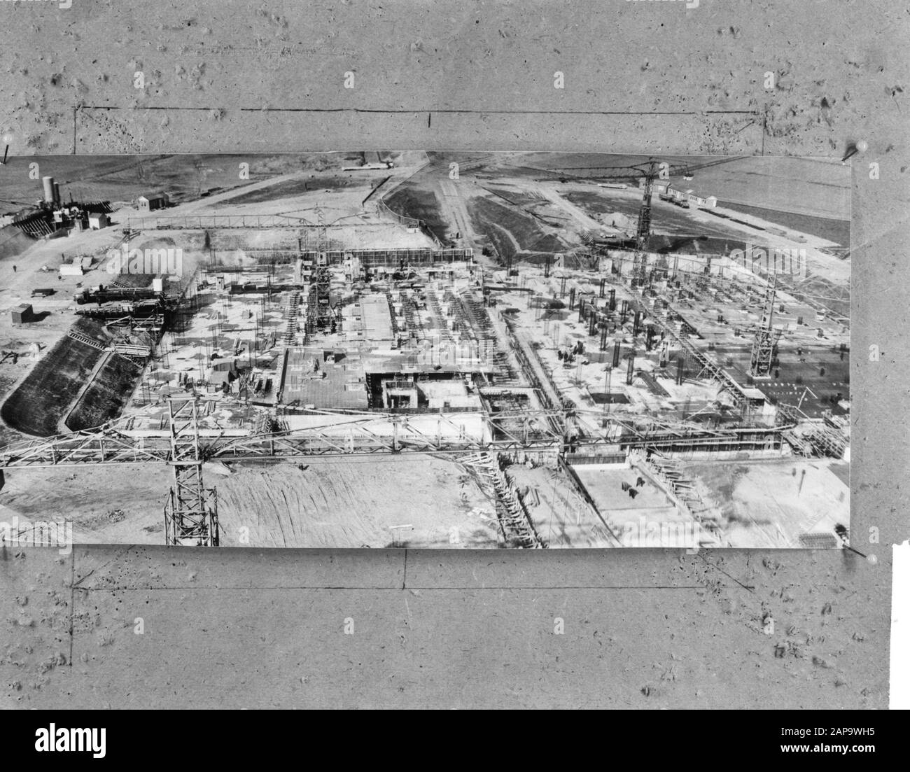 Costruzione nuova area di traffico per Schiphol, cantiere del centro passeggeri Data: 17 marzo 1964 Parole Chiave: Cantieri, centri passeggeri Nome istituto: Schiphol Foto Stock