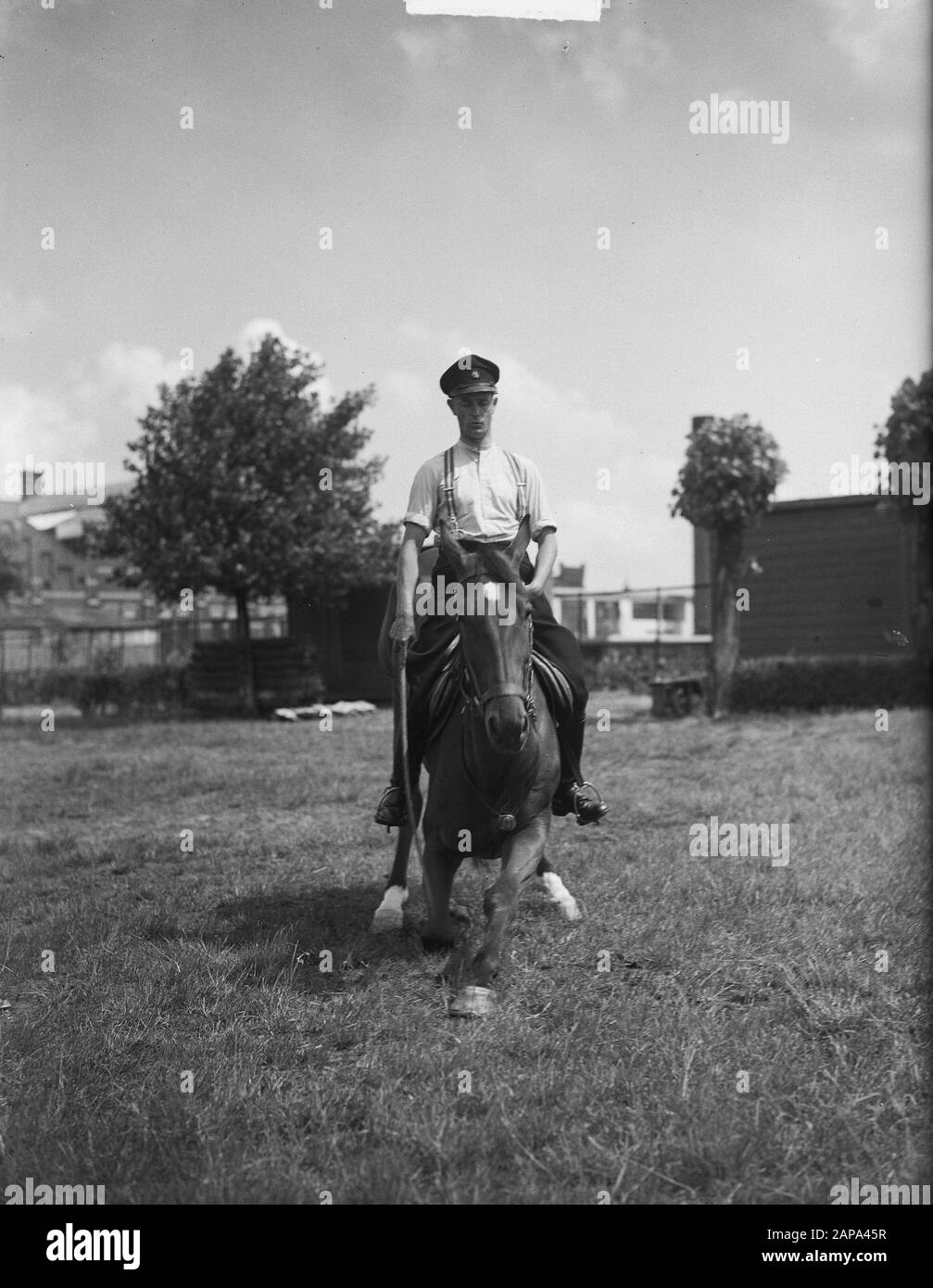 Polizia Bereden Amsterdam 50 anni prove dressage Data: 18 Giugno 1950 luogo: Amsterdam, Noord-Holland Parole Chiave: Polizia, cavalli Foto Stock