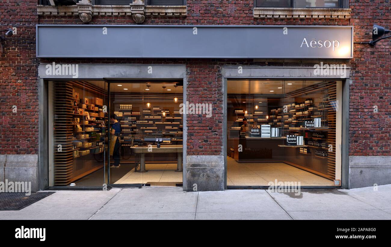 Aesop, 60 University Pl, New York. Foto del negozio di New York di un'azienda di cosmetici e cura della pelle basata su piante. Foto Stock